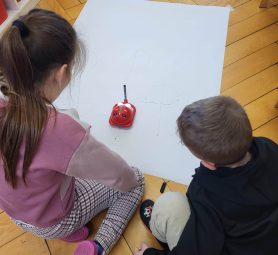 BeeBot mit Stift